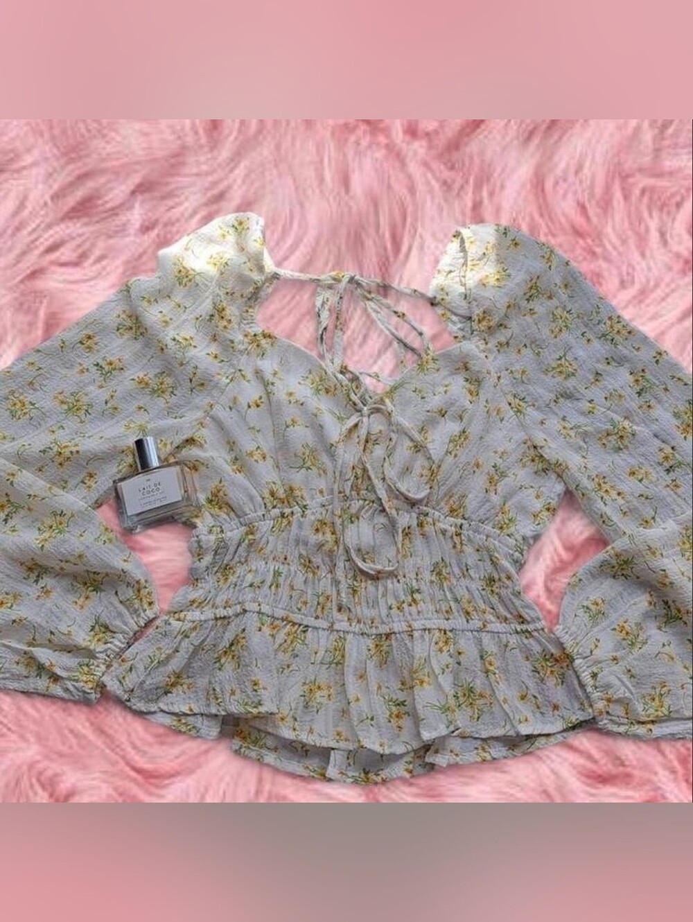 Dizzy Lizzy Yellow and White Floral Blouse with Ruffles Size Medium